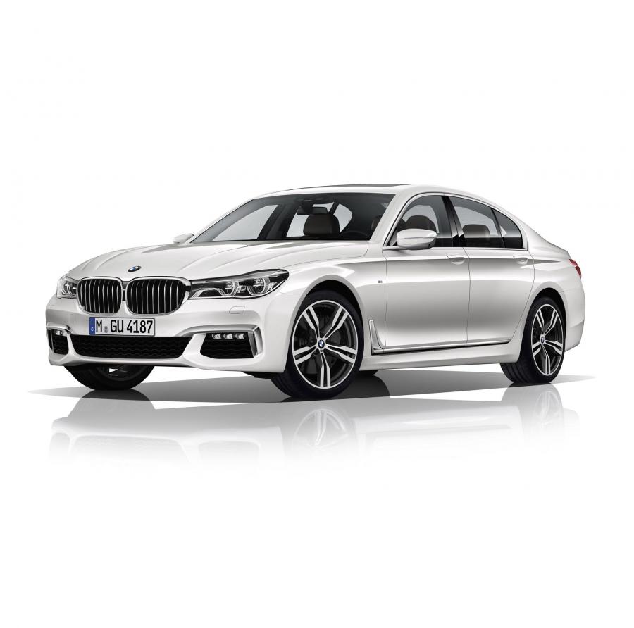  BMW 750Li xDrive M Sport 2015 года  (фото 2 из 22)
